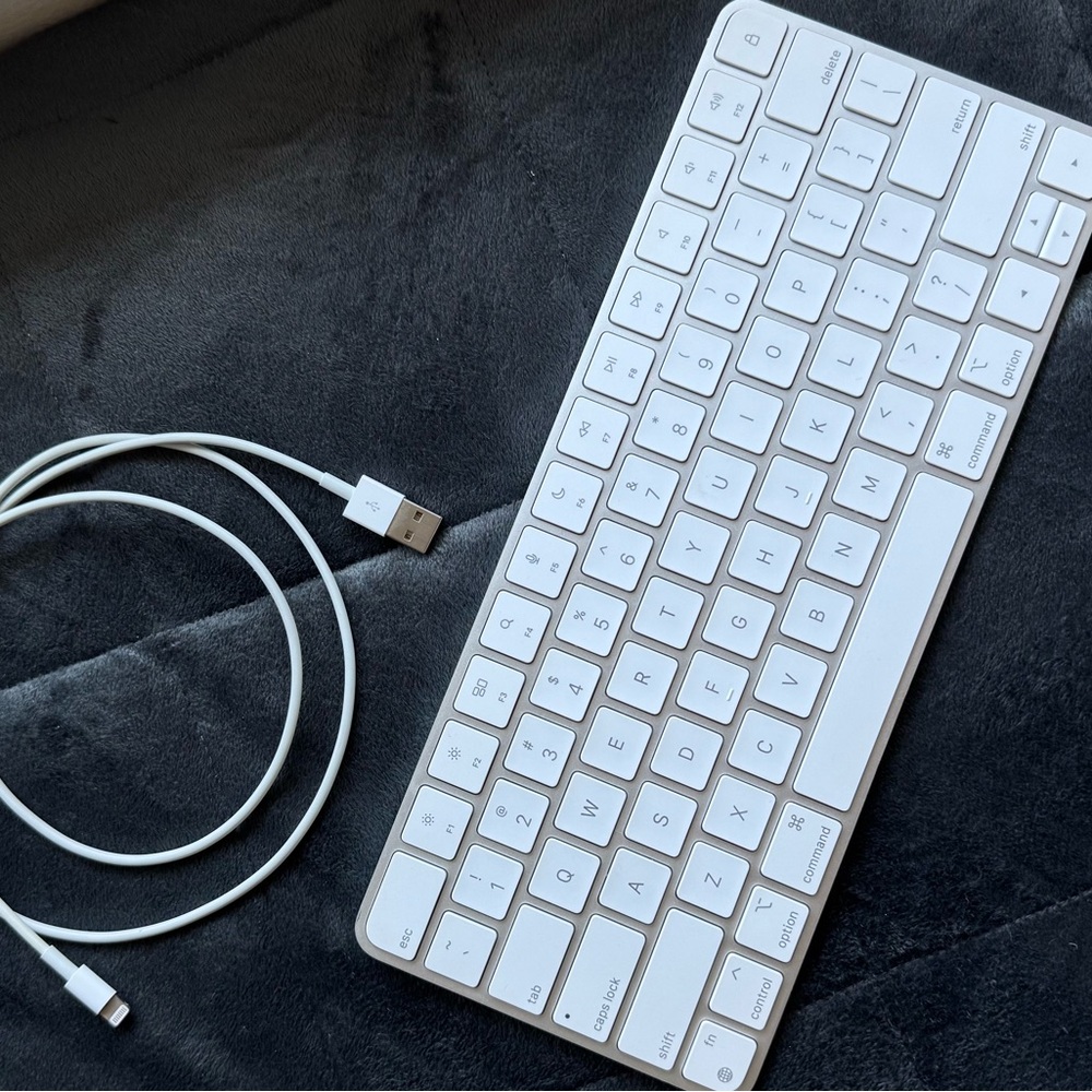 Apple Magic Keyboard with USB Charger